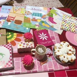 American Girl Doll Cafe Diner 2012 Fold Up Portable Play Set & Accessories